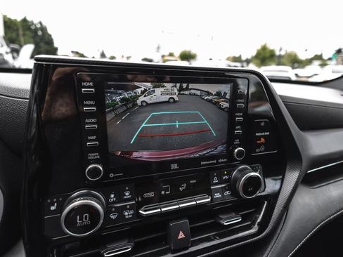 Used 2021 Toyota Highlander XSE AWD/4WD image 12