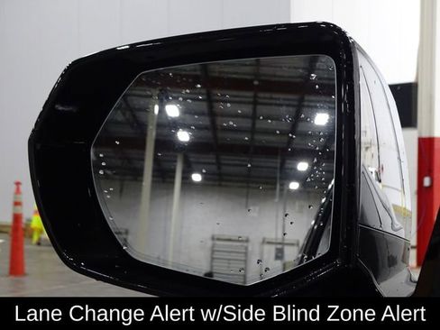 Used 2024 Chevrolet Suburban Premier image 40