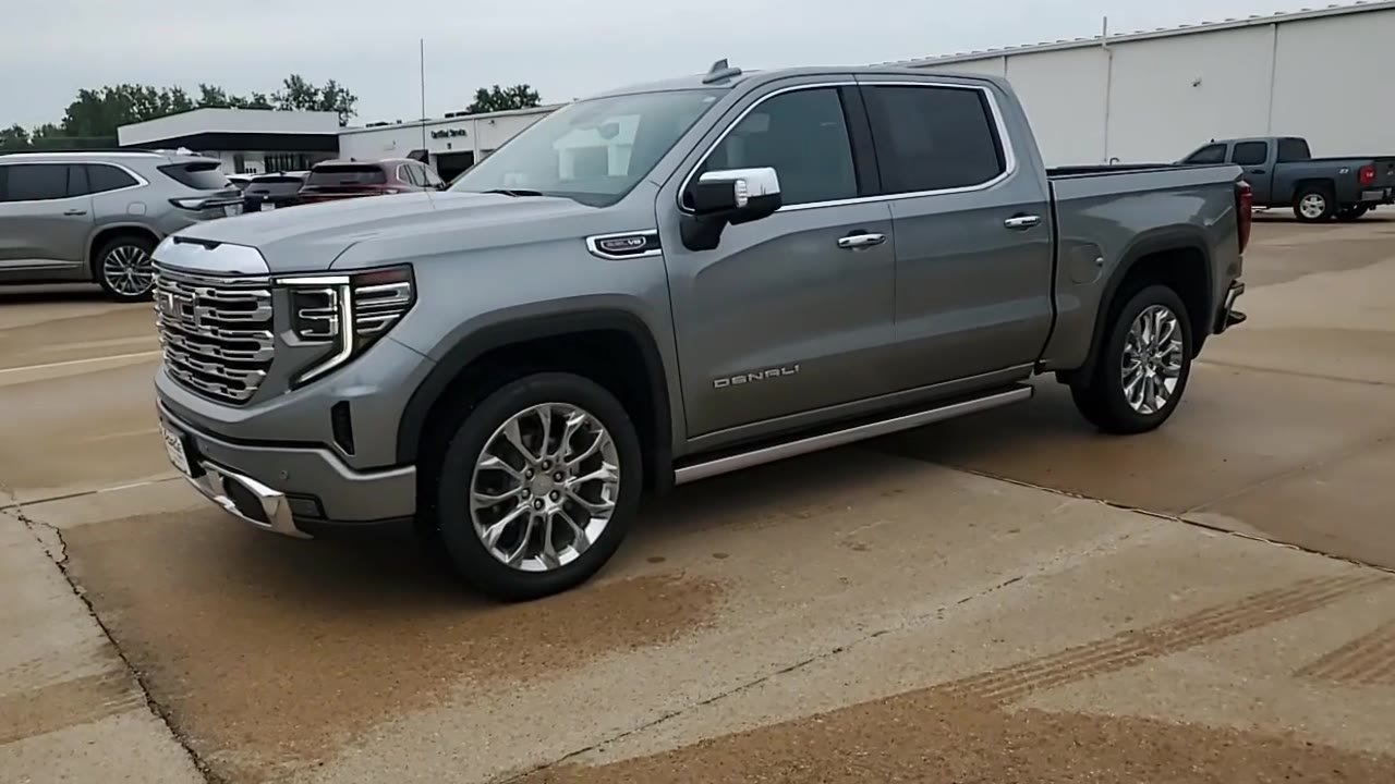 Used 2023 GMC Sierra 1500 Denali w/ Denali Reserve Package AWD/4WD image 4