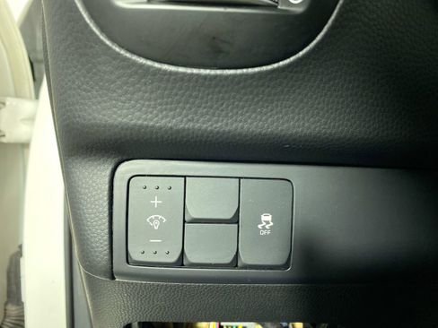 Used 2018 Kia Soul + image 14