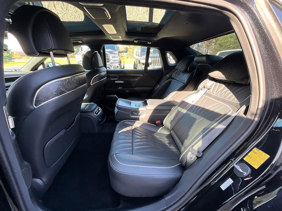 Used 2023 Genesis G90 3.5T AWD/4WD image 29