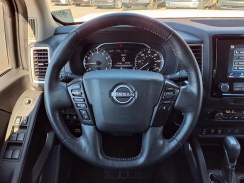 Used 2023 Nissan Frontier SV w/ SV Convenience Package image 15