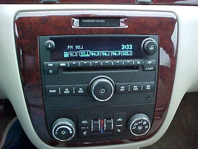 Used 2009 Chevrolet Impala LT w/ Luxury Edition Package FWD image 28