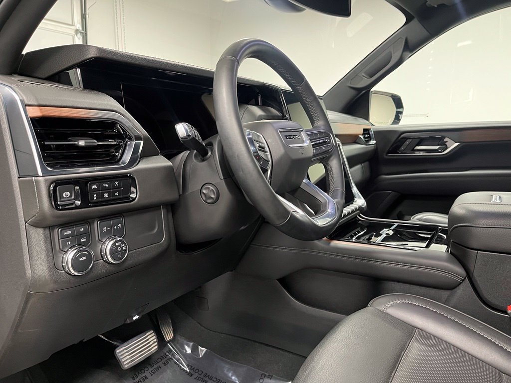 Used 2025 GMC Yukon Denali w/ LPO, Floor Liner Package AWD/4WD image 22