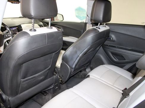 Used 2020 Chevrolet Trax Premier image 24