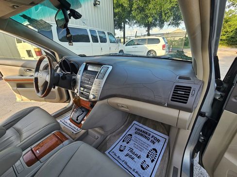 Used 2004 Lexus RX 330 FWD image 12