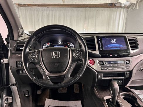 Used 2018 Honda Ridgeline RTL-T image 11