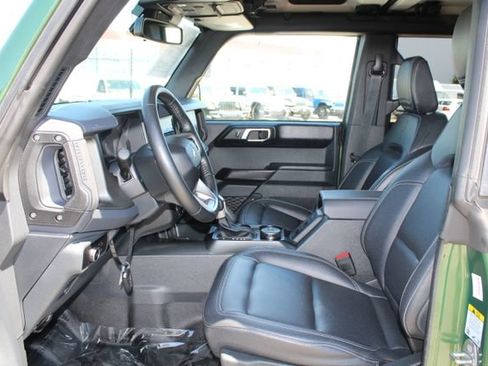 Used 2025 Ford Bronco Badlands AWD/4WD image 32