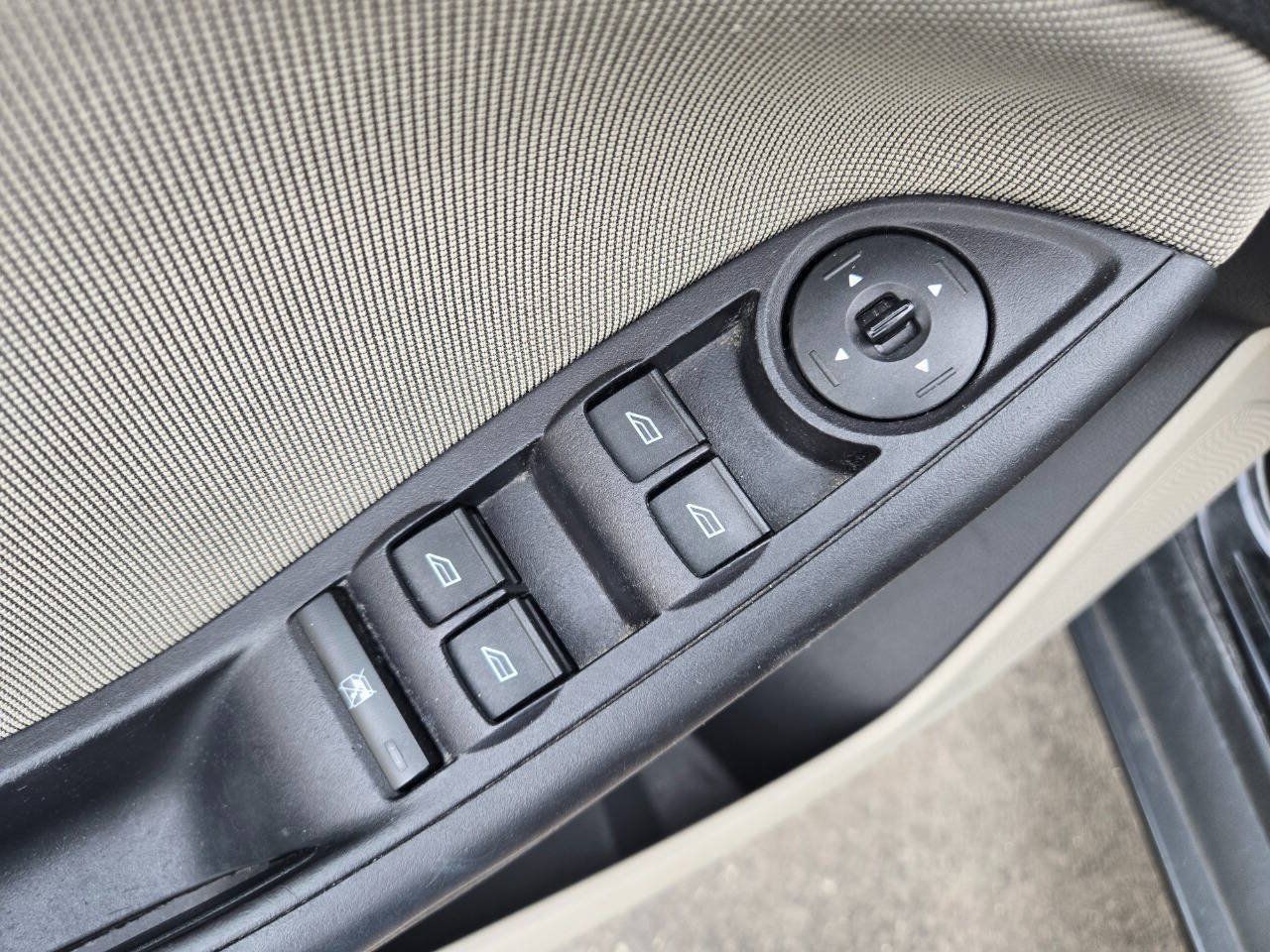 Used 2012 Ford Focus SE FWD image 13