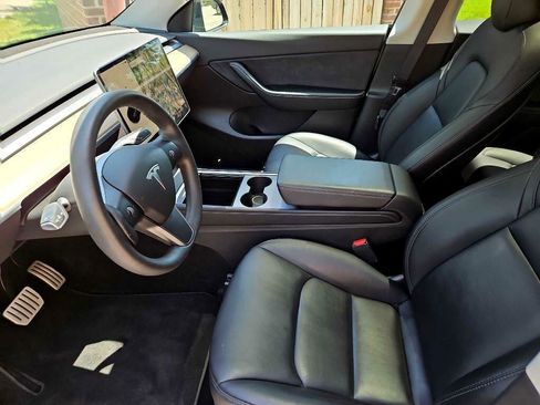 Used 2021 Tesla Model Y Performance AWD/4WD image 10
