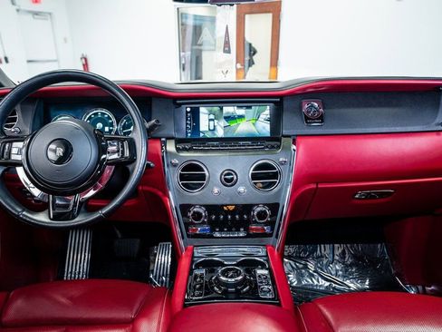 Used 2022 Rolls-Royce Cullinan image 60