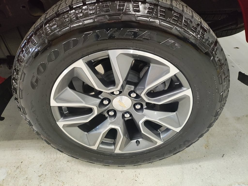 Used 2024 Chevrolet Silverado 1500 LT AWD/4WD image 17