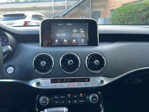 Used 2018 Kia Stinger RWD image 21