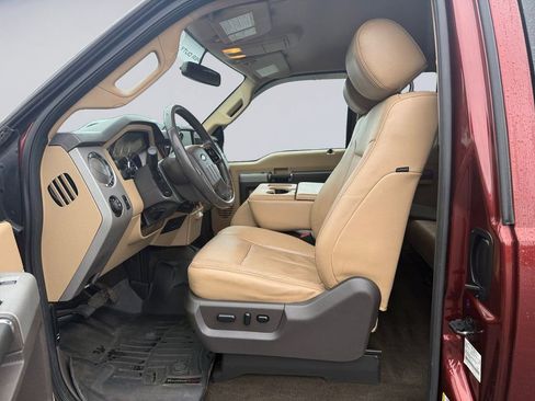 Used 2015 Ford F250 Lariat image 10