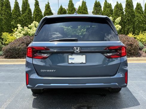 Used 2025 Honda Odyssey EX-L image 3