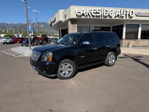 Used 2012 GMC Yukon SLT w/ SLT Chrome Package AWD/4WD image 3