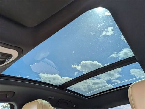 Used 2018 Porsche Macan Sport Edition image 17