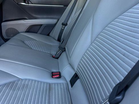 Used 2022 Toyota Camry SE image 12