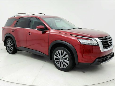 Used 2024 Nissan Pathfinder SL w/ SL Premium Package FWD image 7