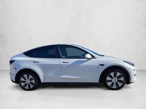 Used 2024 Tesla Model Y Long Range image 4
