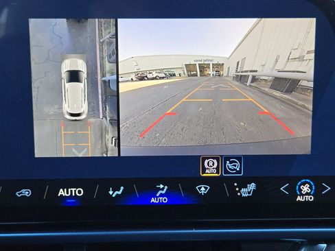 New 2026 Chevrolet Equinox EV LT image 13