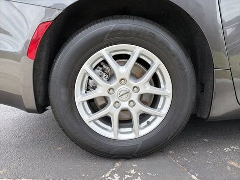 Used 2023 Chrysler Pacifica Touring-L FWD image 34