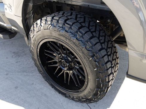 Used 2025 Ford F150 Lariat image 13