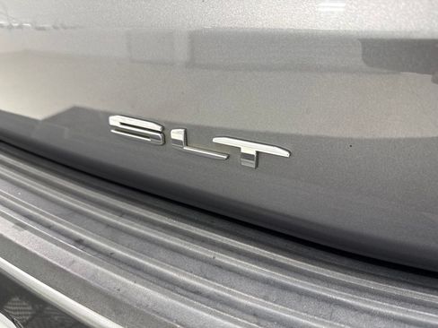 Used 2022 GMC Yukon SLT w/ SLT Luxury Package RWD image 10