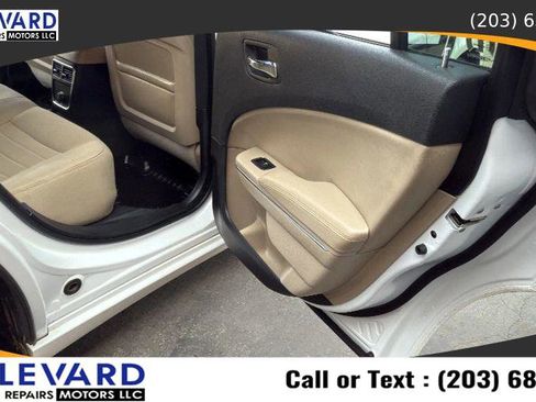 Used 2013 Dodge Charger SE w/ Sport Appearance Group image 31