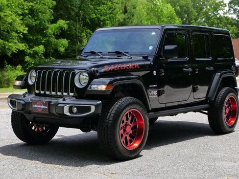 Used 2022 Jeep Wrangler Unlimited Sahara w/ Cold Weather Group AWD/4WD image 6
