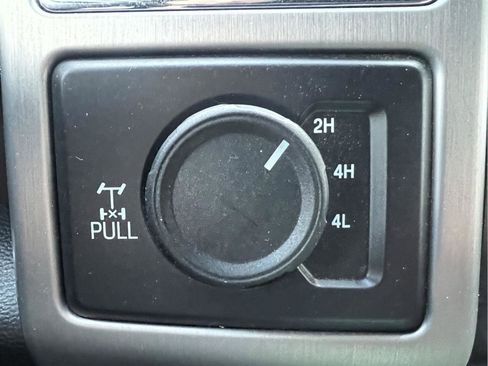 Used 2021 Ford F250 Platinum w/ FX4 Off-Road Package image 25