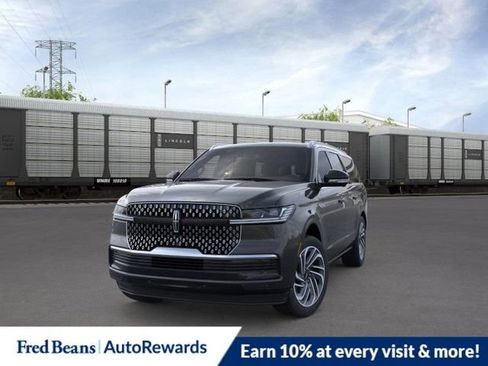 New 2026 Lincoln Navigator L Reserve AWD/4WD image 2