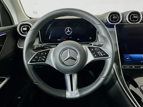 Used 2024 Mercedes-Benz GLC 300 image 18