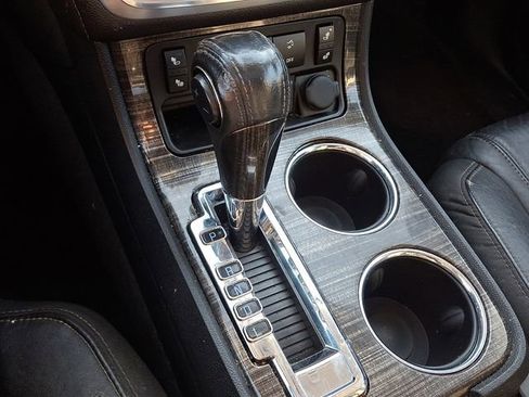 Used 2017 GMC Acadia Limited SLT image 18