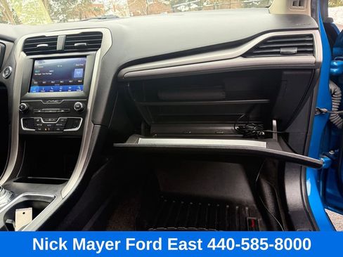 Used 2020 Ford Fusion SE image 15