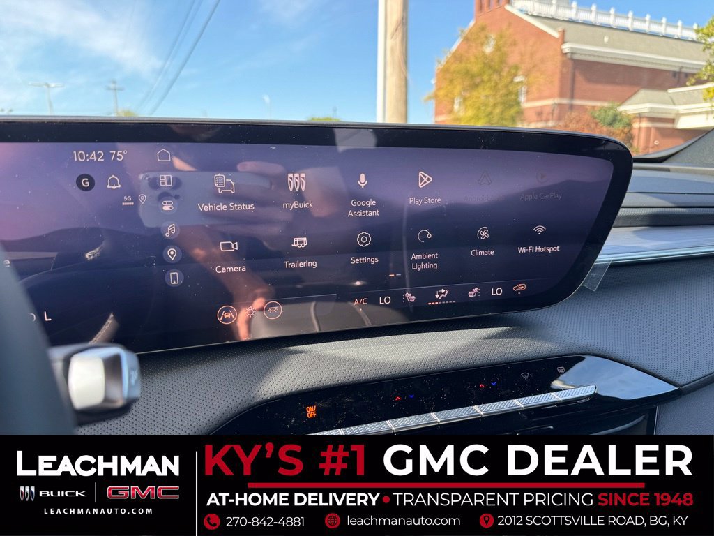New 2027 Buick Enclave Preferred w/ LPO, Floor Liner Package FWD image 25