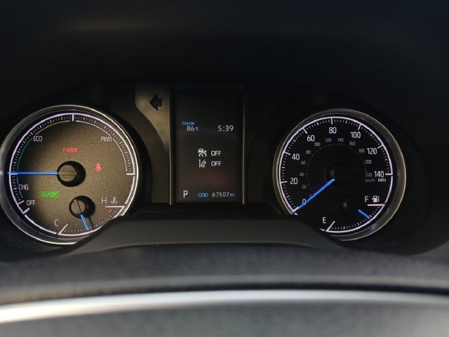 Used 2021 Toyota Venza LE AWD/4WD image 11