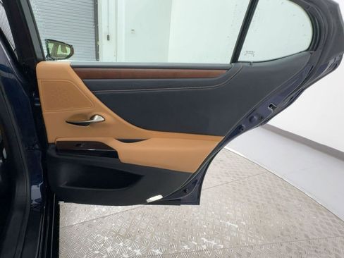 Certified 2025 Lexus ES 350 w/ Premium Package image 27