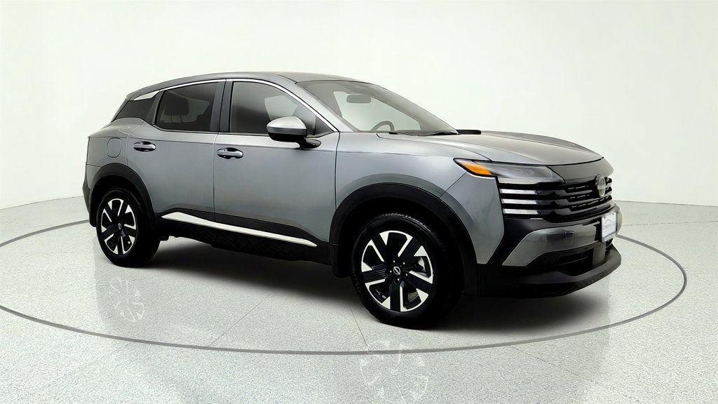 Used 2025 Nissan Kicks SV AWD/4WD image 3