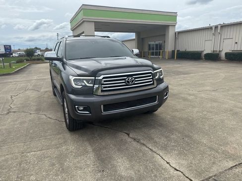 Used 2020 Toyota Sequoia Platinum AWD/4WD image 2