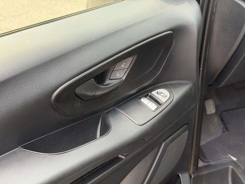 Used 2023 Mercedes-Benz Metris Passenger image 17