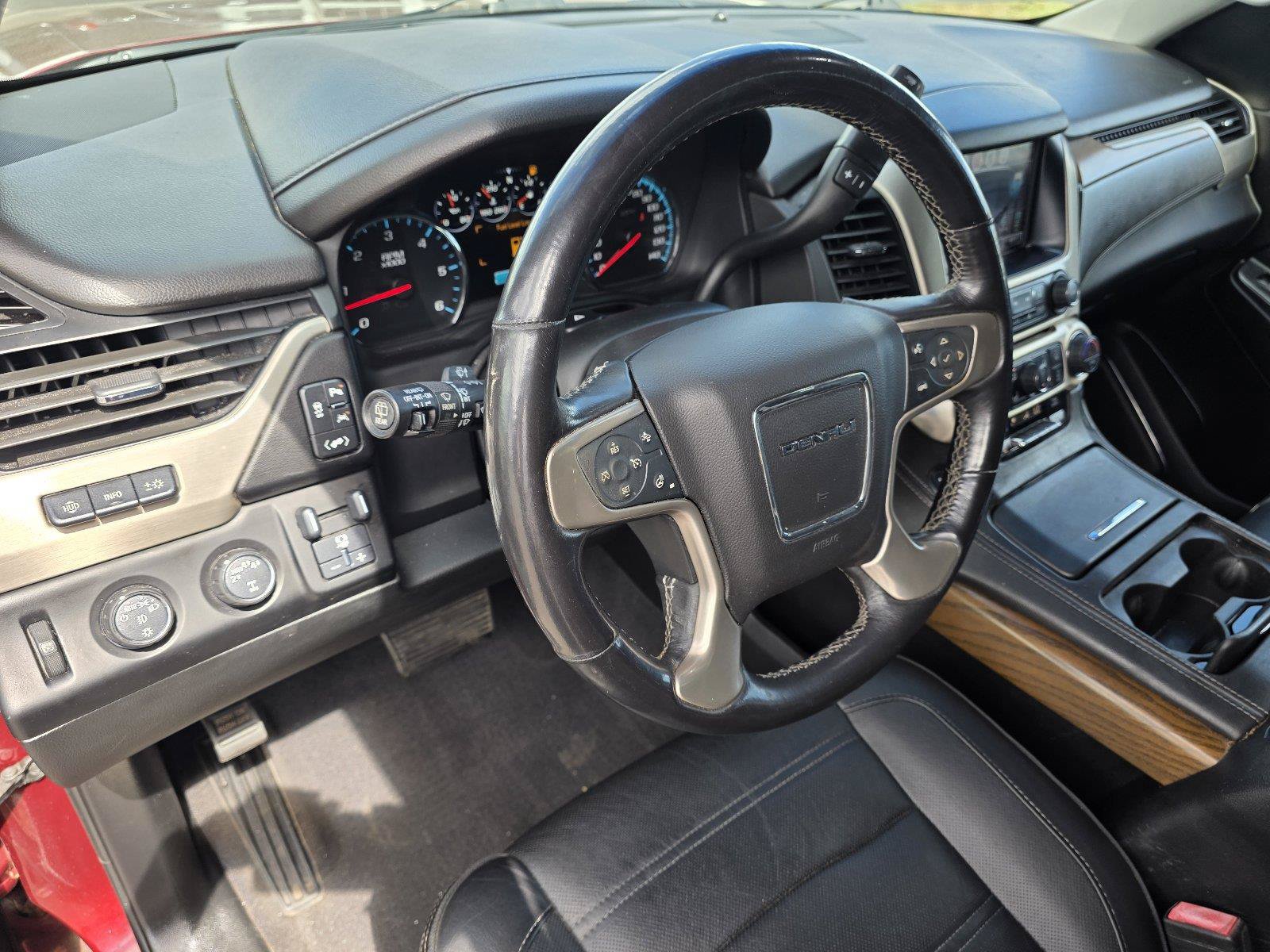 Used 2020 GMC Yukon XL Denali AWD/4WD image 11