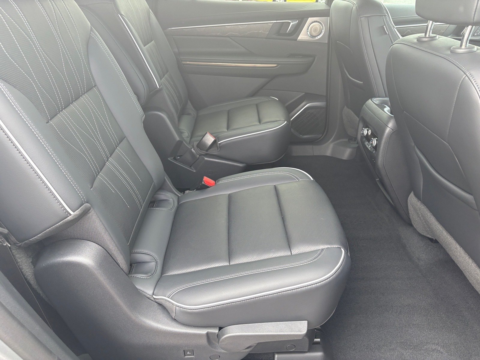Used 2025 Buick Enclave Avenir w/ Super Cruise Package FWD image 12