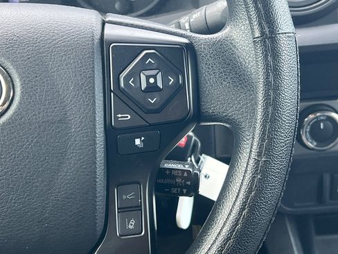 Used 2022 Toyota Tacoma SR image 36