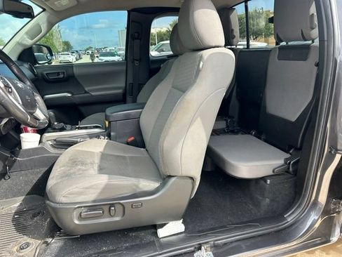 Used 2022 Toyota Tacoma SR5 AWD/4WD image 10
