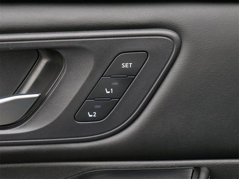 Used 2023 Nissan Rogue SL image 18