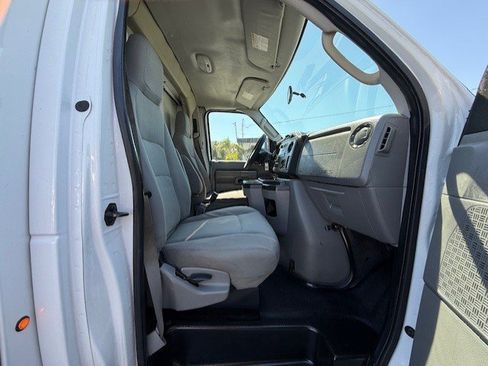 Used 2010 Ford E-350 and Econoline 350 Super Duty RWD image 18