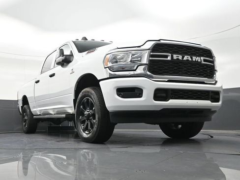 Used 2024 RAM 2500 Tradesman w/ Chrome Appearance Group AWD/4WD image 31