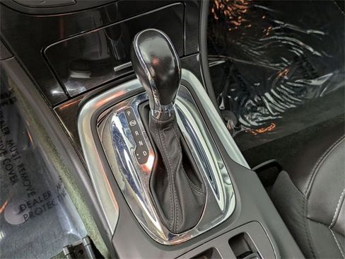 Used 2017 Buick Regal Sport Touring image 15