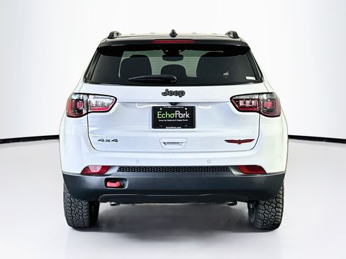 Used 2025 Jeep Compass Trailhawk AWD/4WD image 7